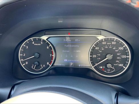 Used 2023 Nissan Altima 2.5 SR FWD image 10