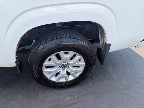 Used 2022 Nissan Frontier SV w/ Technology Package AWD/4WD image 4