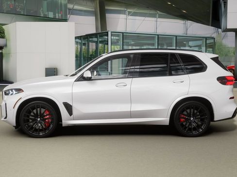 New 2026 BMW X5 xDrive40i w/ M Sport Package image 4