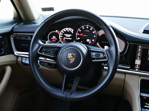 Used 2021 Porsche Panamera 4 image 33