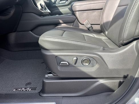 New 2026 GMC Yukon XL Denali image 13