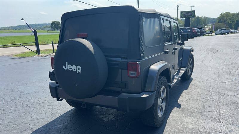 Used 2017 Jeep Wrangler Unlimited Sahara w/ Connectivity Group AWD/4WD image 7