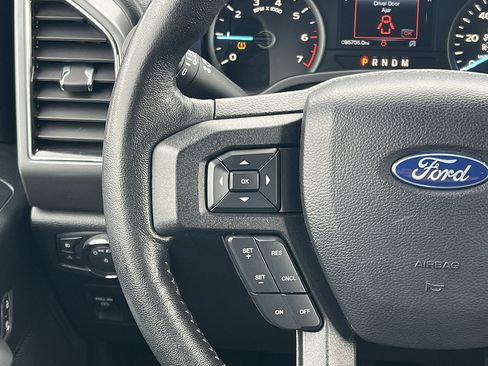Used 2018 Ford F150 XLT w/ Equipment Group 302A Luxury AWD/4WD image 16