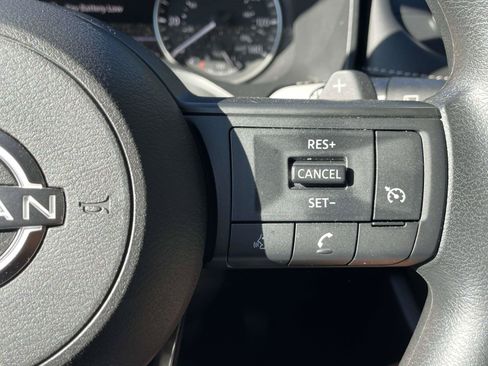 Used 2023 Nissan Rogue S AWD/4WD image 21