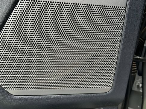 Used 2023 Ford F250 Lariat w/ Sport Appearance Package image 11