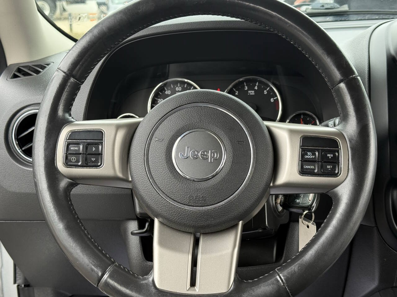 Used 2011 Jeep Patriot Latitude FWD image 9