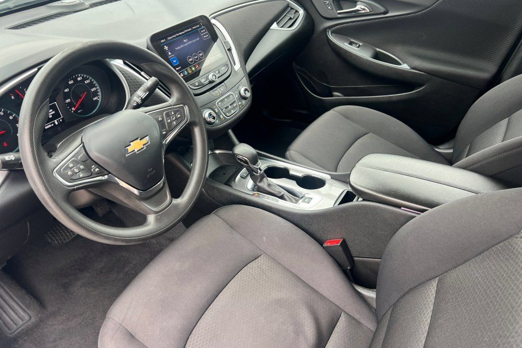 Used 2024 Chevrolet Malibu LT FWD image 7