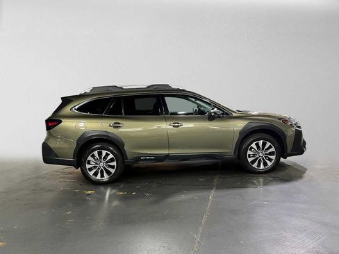 Used 2025 Subaru Outback Touring XT AWD/4WD image 2