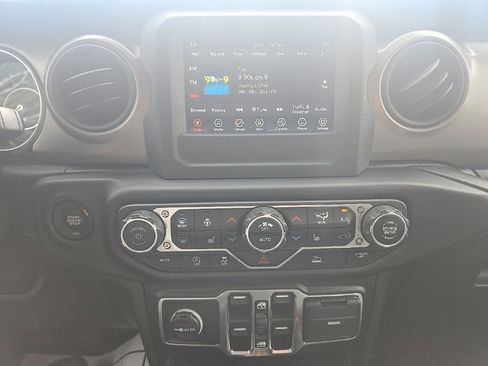 Used 2021 Jeep Gladiator Sport AWD/4WD image 20