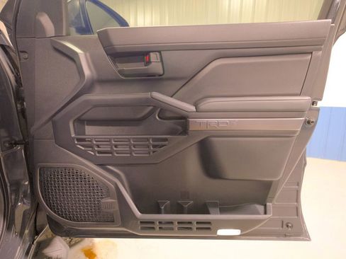 Used 2025 Toyota 4Runner TRD Off-Road Premium w/ Tow Technology Package image 15