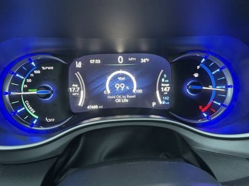 Used 2024 Chrysler Pacifica Select image 26