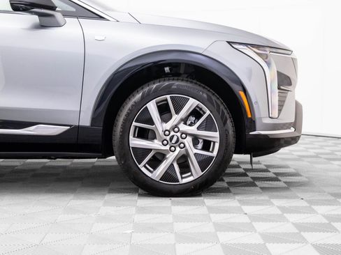 New 2026 Cadillac Optiq Luxury 1 image 32