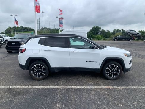 Used 2023 Jeep Compass Limited AWD/4WD image 2