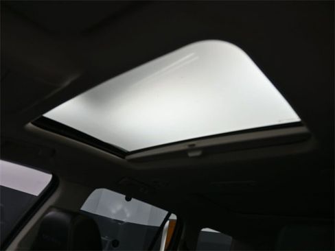 Used 2021 GMC Acadia Denali w/ Denali Technology Package image 10