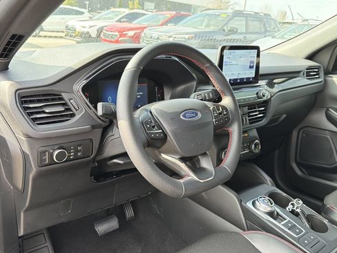 Used 2025 Ford Escape ST-Line image 10