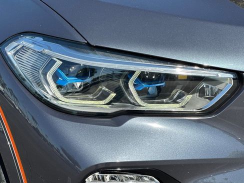 Used 2020 BMW X5 M50i image 10