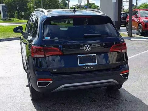 Certified 2024 Volkswagen Taos SE FWD image 7