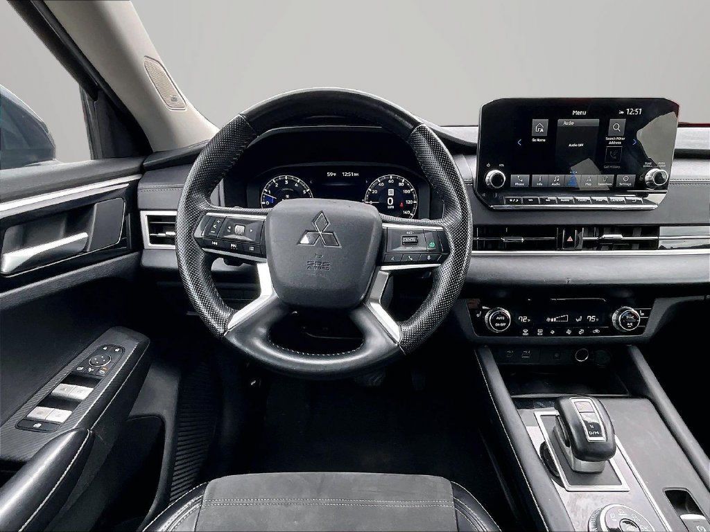 Used 2024 Mitsubishi Outlander SE FWD image 6