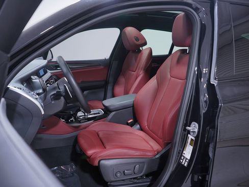 Used 2024 BMW X4 M40i w/ Premium Package image 7