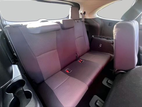 Used 2023 Toyota Highlander L FWD image 35