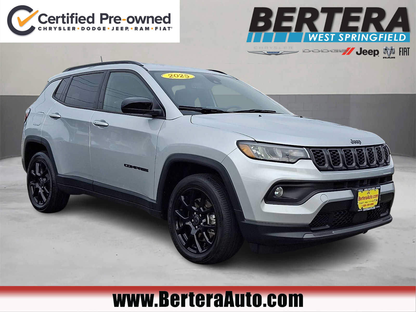 Certified 2025 Jeep Compass Latitude w/ Convenience Group AWD/4WD image 1