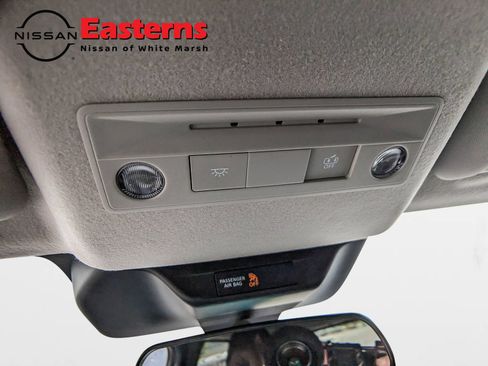 Used 2025 Nissan Kicks SV AWD/4WD image 19
