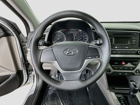 Used 2017 Hyundai Elantra SE FWD image 13