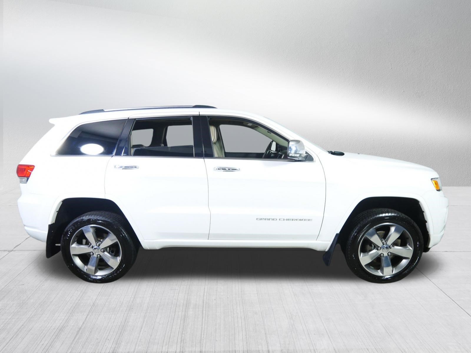 Used 2015 Jeep Grand Cherokee Overland w/ Advanced Technology Group AWD/4WD image 8