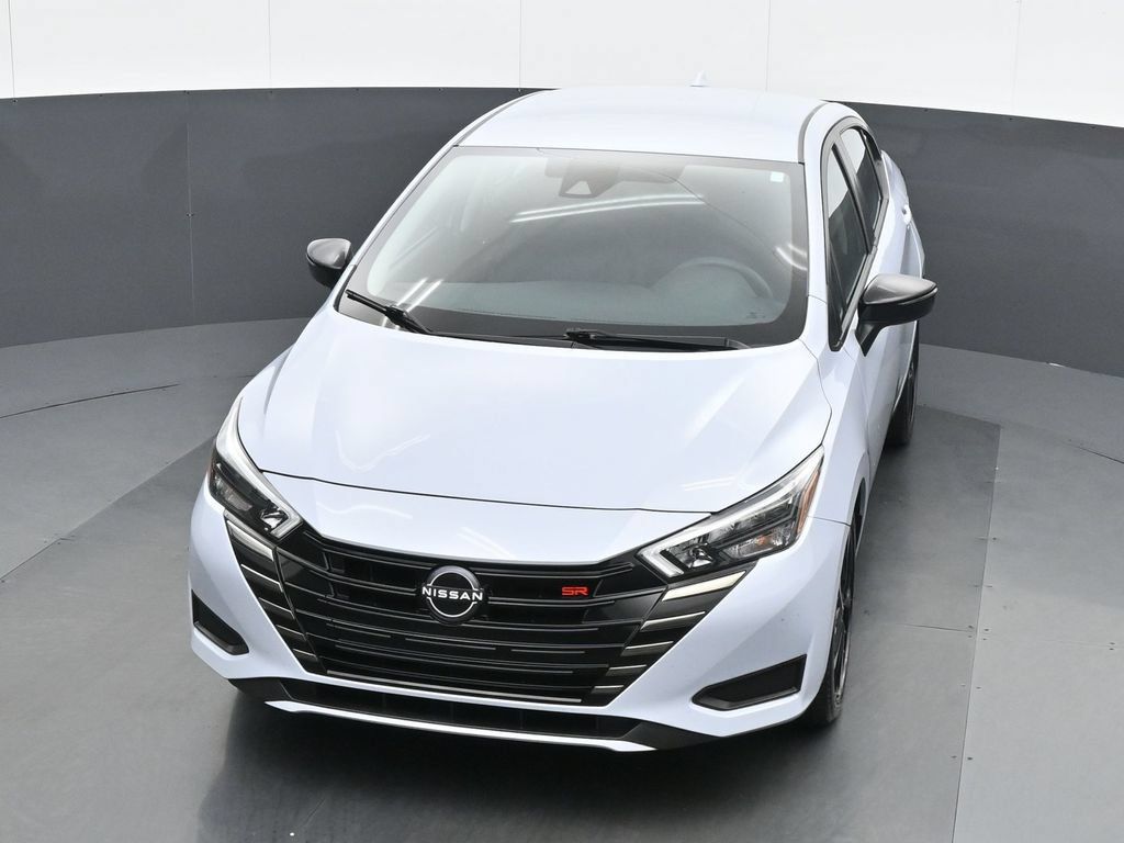 Used 2024 Nissan Versa SR FWD image 17