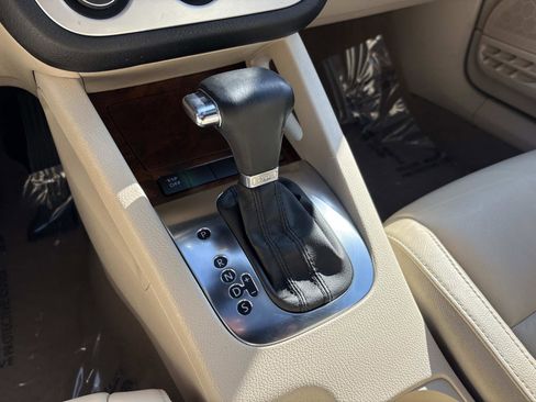 Used 2009 Volkswagen Eos Lux image 23