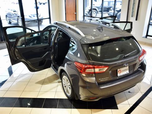 Used 2018 Subaru Impreza 2.0i Premium image 7