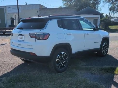 Used 2024 Jeep Compass Limited image 8