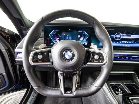 Used 2025 BMW 760i xDrive w/ Executive Package AWD/4WD image 20
