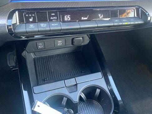 Used 2024 Toyota Prius XLE image 21