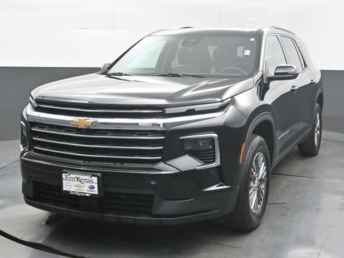 Certified 2026 Chevrolet Traverse LT FWD image 4