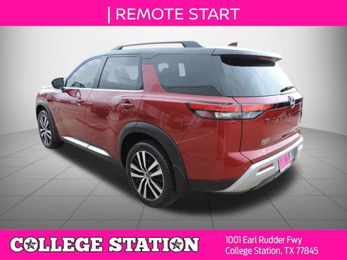 Used 2023 Nissan Pathfinder Platinum w/ Black Appearance Package FWD image 6