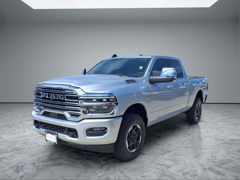 Used 2026 RAM 2500 Laramie AWD/4WD image 3