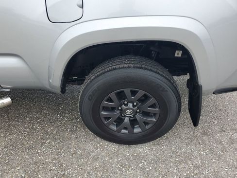 Certified 2022 Toyota Tacoma SR5 image 20