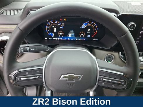 Used 2025 Chevrolet Colorado ZR2 w/ ZR2 Bison Edition AWD/4WD image 5
