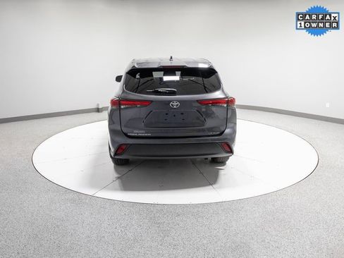 Used 2020 Toyota Highlander LE image 32