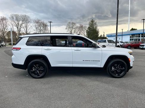 Used 2022 Jeep Grand Cherokee L Laredo AWD/4WD image 5
