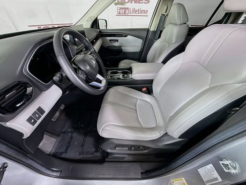 Used 2024 Honda Pilot Touring image 25
