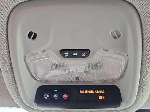 Used 2025 Chevrolet TrailBlazer LT AWD/4WD image 33