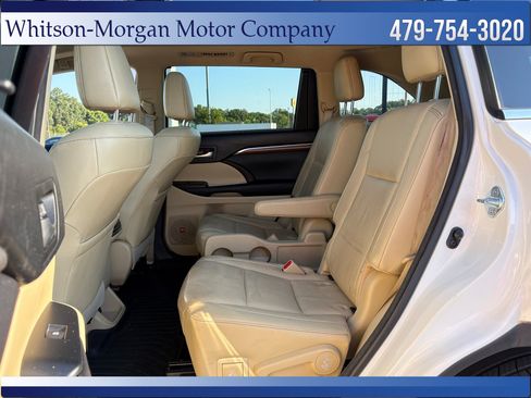 Used 2017 Toyota Highlander Limited Platinum FWD image 35