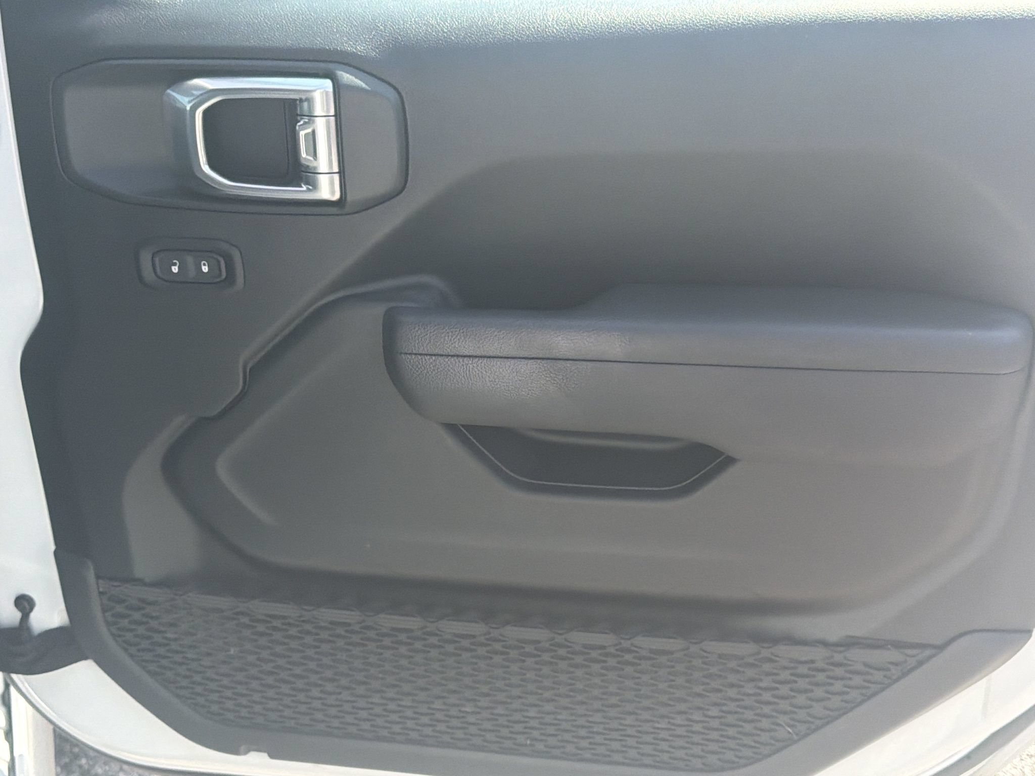 Used 2024 Jeep Wrangler Unlimited Sport AWD/4WD image 14