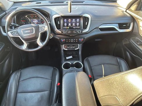 Used 2024 GMC Terrain SLT image 30