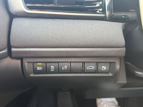 Used 2025 Toyota Camry LE FWD image 19