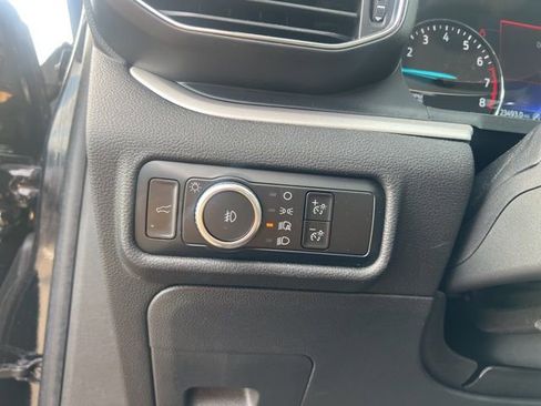 Used 2024 Ford Explorer XLT w/ Equipment Group 202A image 17