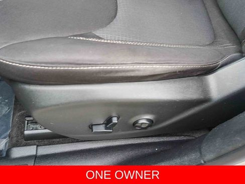 Used 2015 Jeep Cherokee Latitude w/ Comfort/Convenience Group FWD image 19