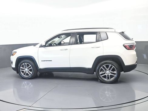 Used 2020 Jeep Compass Latitude FWD image 3
